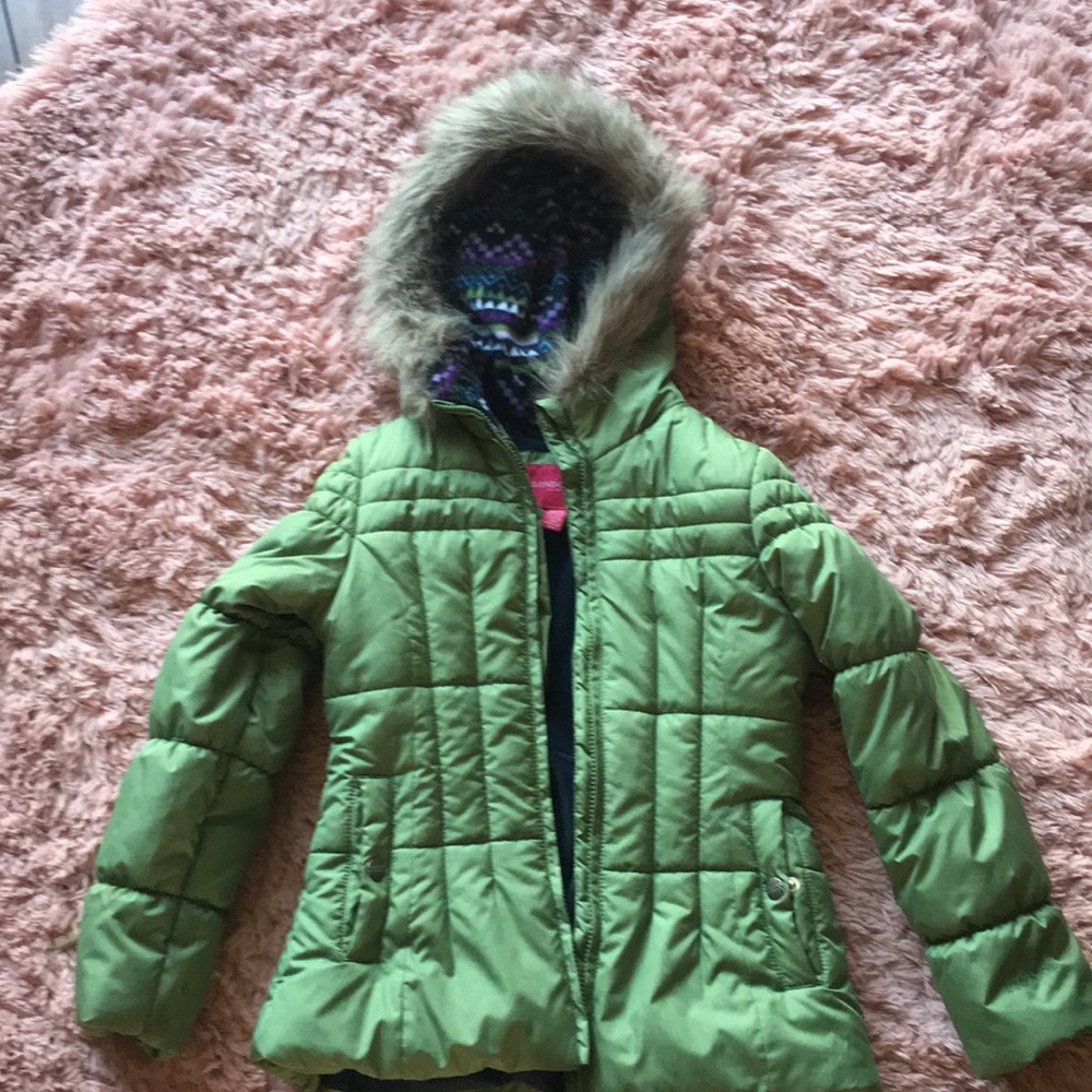 💚💜Girl’s  winter coat with matching scarf 💚💜